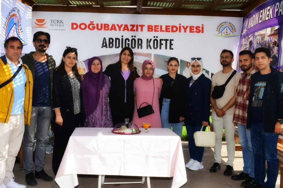 AĞRI VE İLÇELERİNİN YÖRESEL YEMEKLERİNİ TANITTIĞI PROGRAMDA DOĞUBAYAZIT YİNE ÖN PLANDA