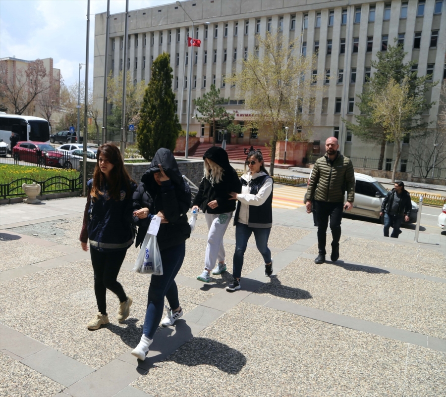 DOLANDIRICI ÇETESİ OPERASYONUNDA 9 TUTUKLAMA