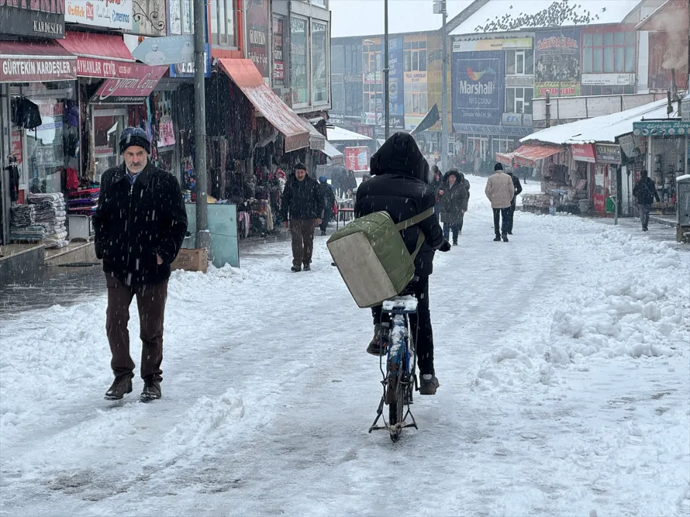 AĞRI’DA KAR YAĞIŞI ETKİLİ OLDU