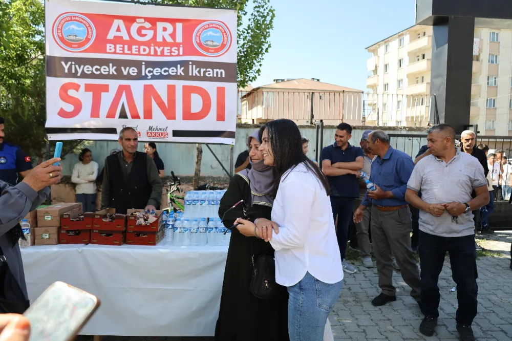 AĞRI BELEDİYESİ YKS ÖĞRENCİLERİNE İKRAMDA BULUNDU