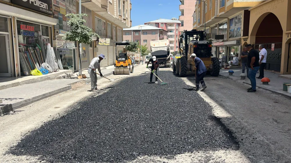Doğubayazıt Belediyesi, Yol Çalışmaları ile İlçenin Altyapısını Güçlendiriyor
