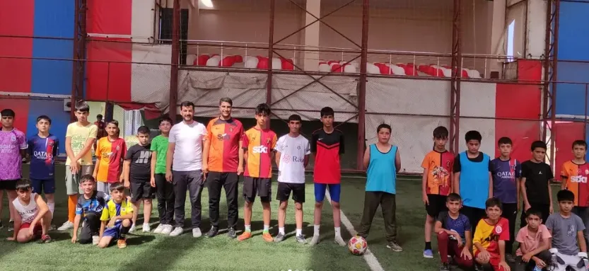 Genç Gönüller ve Çocuklar Halı Sahada Buluştu