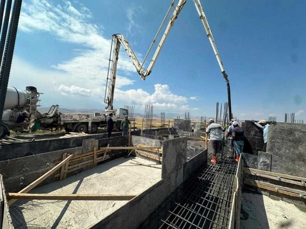TAŞLIÇAY’DA DEV HİZMET: YENİ OTOGAR PROJESİ’NDE İLK BETON DÖKÜLDÜ