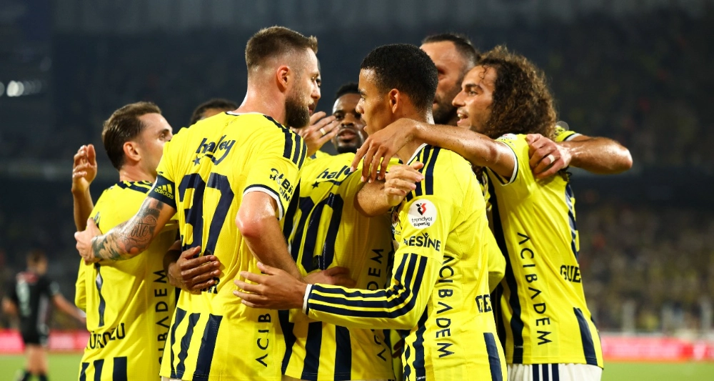 Kadıköy'de 6 gollü gece! Fenerbahçe Konyaspor'u rahat geçti