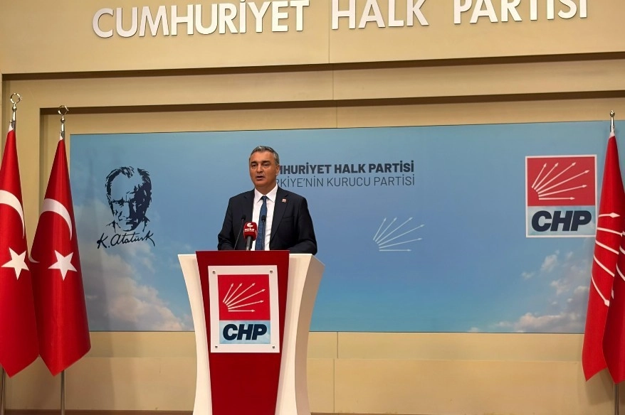 CHP Sözcüsü Sarı: "Mansur Bey, CHP’nin kurumsal kimliğinin içinde siyaset yapmaya karar vermiş durumdadır"