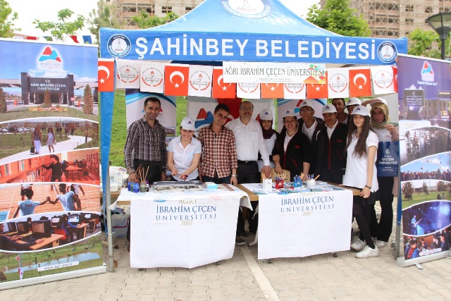AĞRI İBRAHİM ÇEÇEN ÜNİVERSİTESİ GAZİANTEP`TEKİ ÜNİVERSİTE TANITIM FUARINA KATILDI