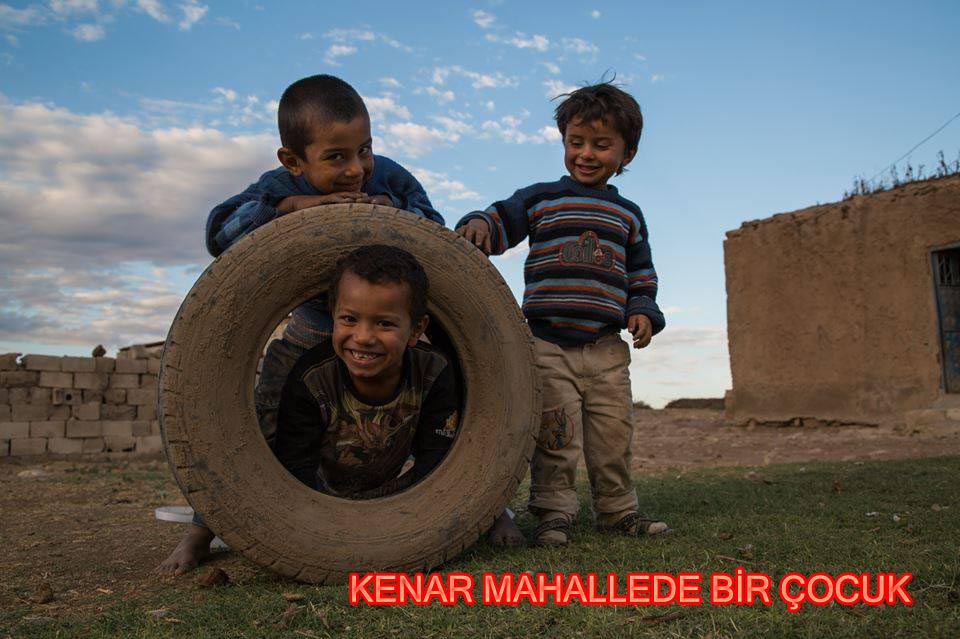 KENAR MAHALLEDE BİR ÇOCUK