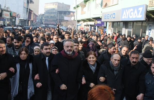 BDP, DOĞUBAYAZIT`TA SEÇİMLER İÇİN ADAYLARINI TANITTI