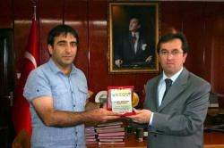Bayazıt Spor`dan Kaymakama Plaket