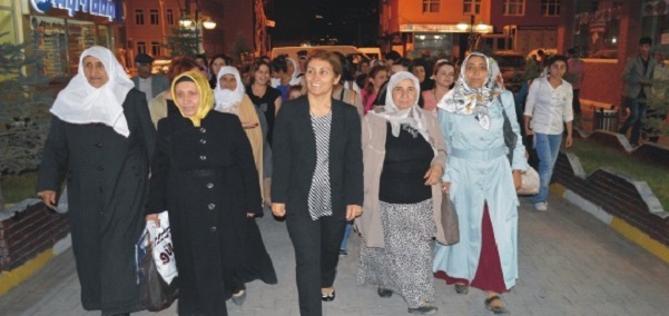 DOĞUBAYAZIT`TAKİ KADINLAR ?SOKAK BİZİM HAKKIMIZ?