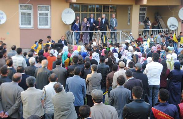 BDP AĞRI`DA KAMPANYA BAŞLATTI