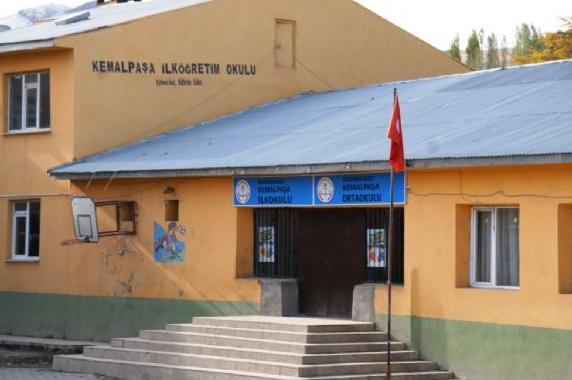 OKULA MOLOTOFLU SALDIRI