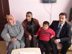 Devlet Babanın şefkatli Elleri