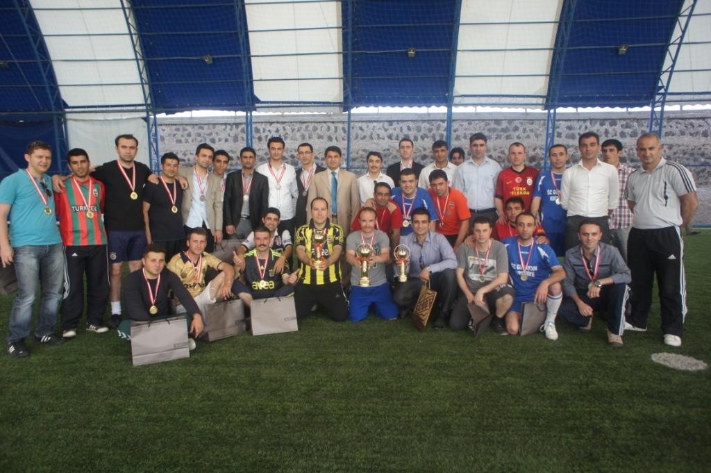 DOĞUBAYAZIT ÖĞRETMENLER ARASI FUTBOL TURNUVASI SONA ERDİ