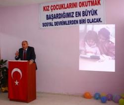 Vali Bey Hem Sinirleniyor Hem Takdirname Veriyor?