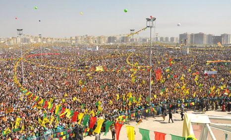ÖCALAN`IN TARİHİ ÇAĞRISI YANKI BULDU