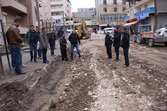 DOĞU BEYAZIT`A ASFALT VE PARKE TAŞI DÖŞEME ÇALIŞMALARI